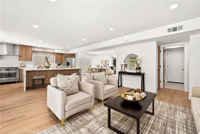 3368 California, Costa Mesa, CA 92626