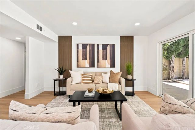 3368 California, Costa Mesa, CA 92626