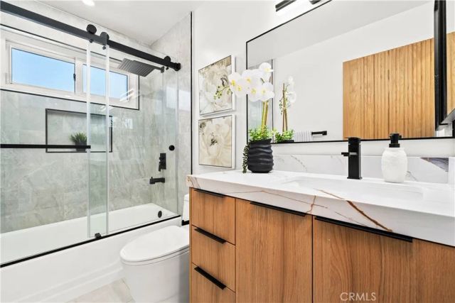 3368 California, Costa Mesa, CA 92626