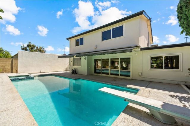3368 California, Costa Mesa, CA 92626