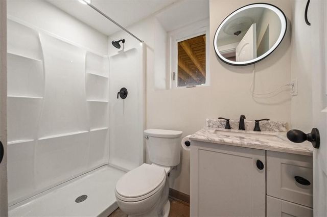 904 E Kaskaskia Street, Paola, KS 66071