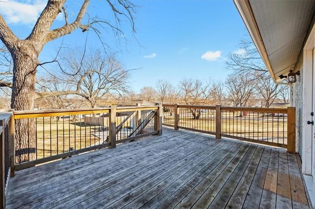 904 E Kaskaskia Street, Paola, KS 66071