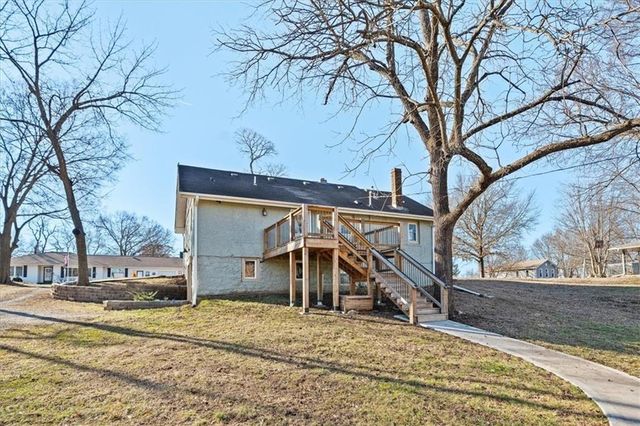 904 E Kaskaskia Street, Paola, KS 66071