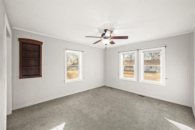 904 E Kaskaskia Street, Paola, KS 66071