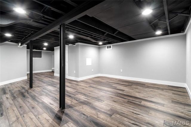 8900 Moritz Avenue, St Louis, MO 63144