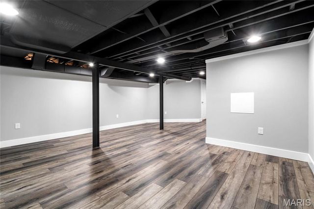 8900 Moritz Avenue, St Louis, MO 63144