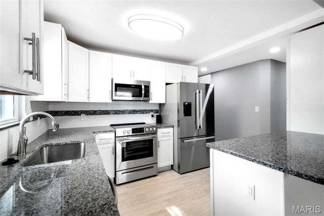 8900 Moritz Avenue, St Louis, MO 63144