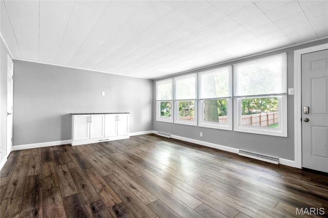 8900 Moritz Avenue, St Louis, MO 63144