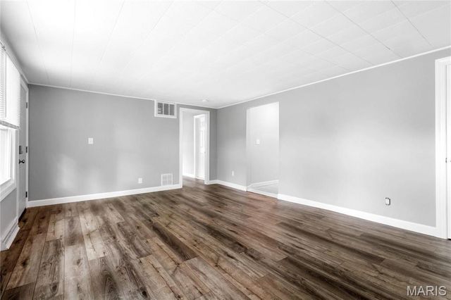 8900 Moritz Avenue, St Louis, MO 63144