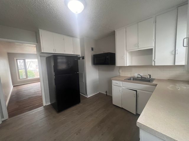 2145 S Estelle, Wichita, KS 67211