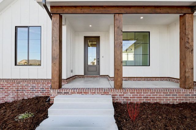 3216 N Bedford Ct, Wichita, KS 67226