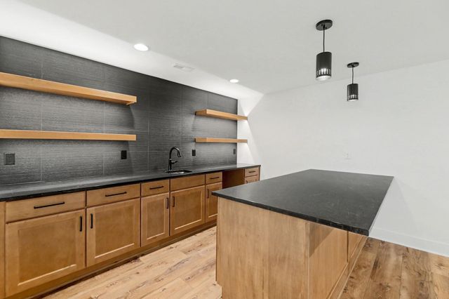 3216 N Bedford Ct, Wichita, KS 67226