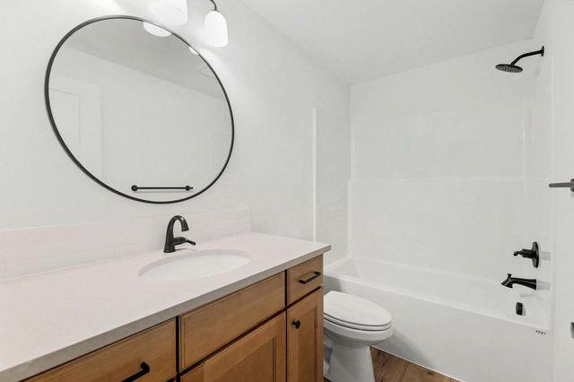 3216 N Bedford Ct, Wichita, KS 67226