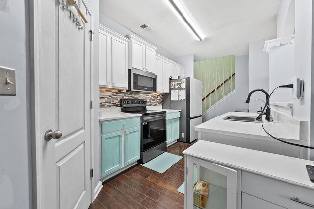 589 Woodland Park Ter, Lawrenceville, GA 30043