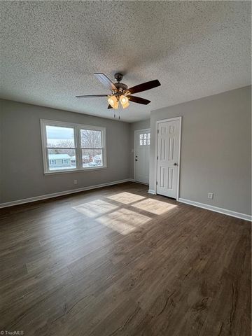 4185 Morningside Drive, Winston-salem, NC 27106