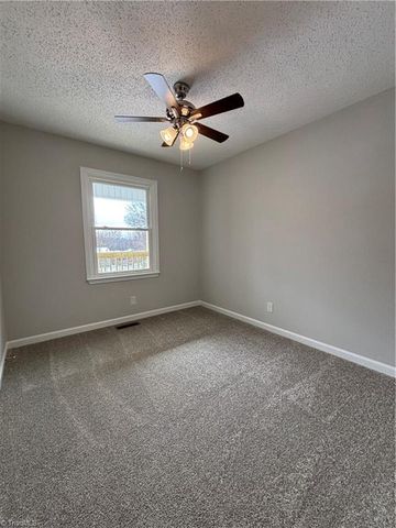 4185 Morningside Drive, Winston-salem, NC 27106