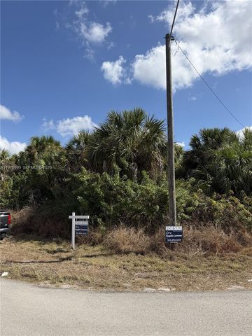 305 LANCELOT AVE, Lehigh Acres, FL 33974