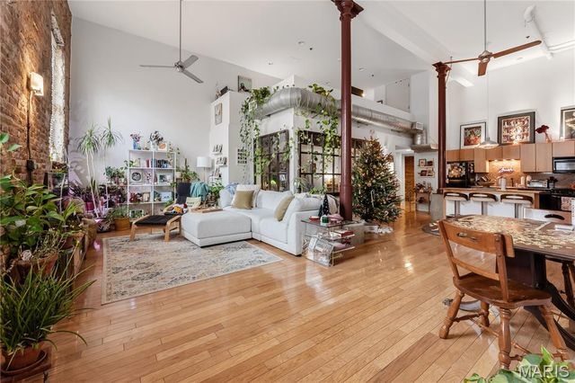 900 Allen Avenue, St Louis, MO 63104