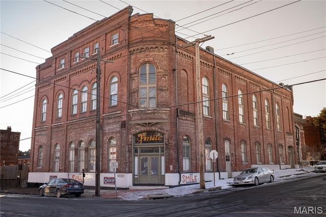 900 Allen Avenue, St Louis, MO 63104