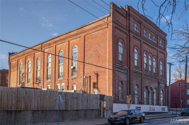 900 Allen Avenue, St Louis, MO 63104