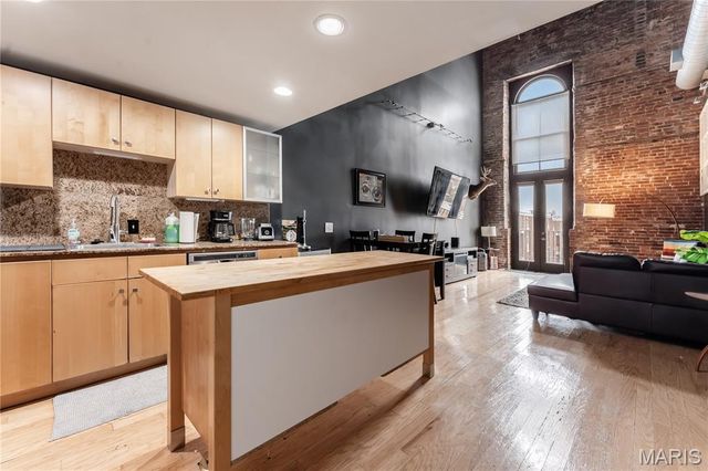 900 Allen Avenue, St Louis, MO 63104