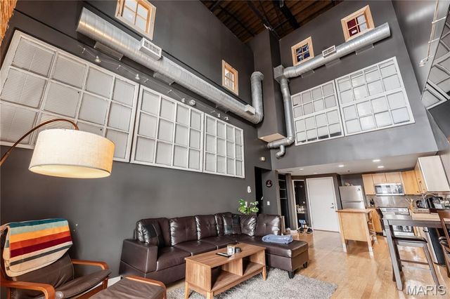 900 Allen Avenue, St Louis, MO 63104