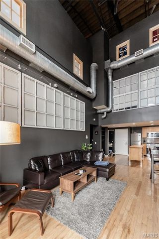 900 Allen Avenue, St Louis, MO 63104