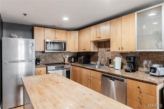 900 Allen Avenue, St Louis, MO 63104