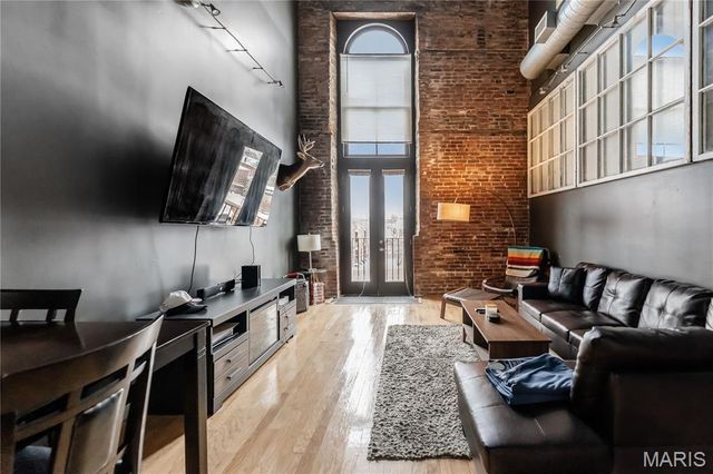 900 Allen Avenue, St Louis, MO 63104