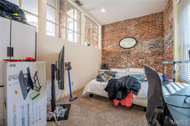 900 Allen Avenue, St Louis, MO 63104