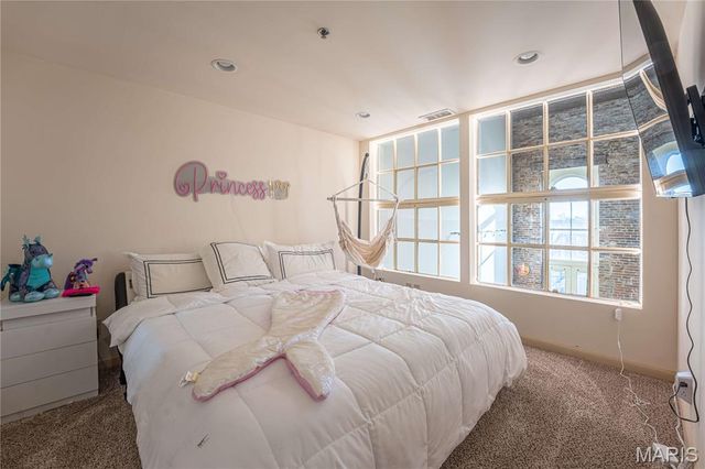 900 Allen Avenue, St Louis, MO 63104