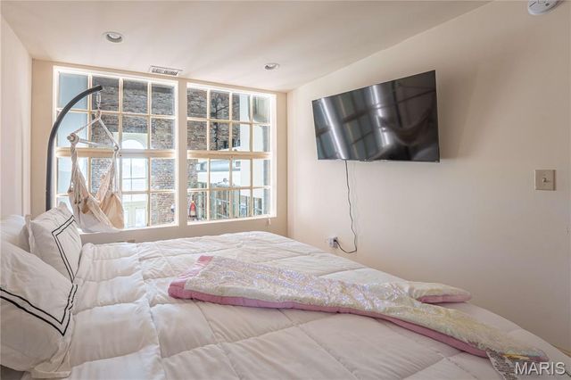 900 Allen Avenue, St Louis, MO 63104