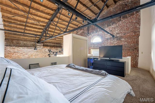 900 Allen Avenue, St Louis, MO 63104