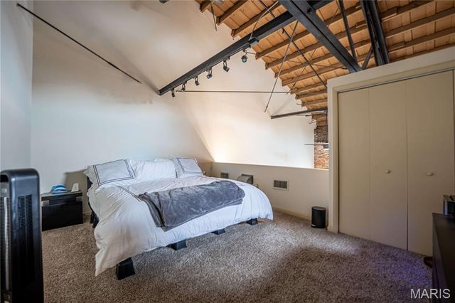 900 Allen Avenue, St Louis, MO 63104