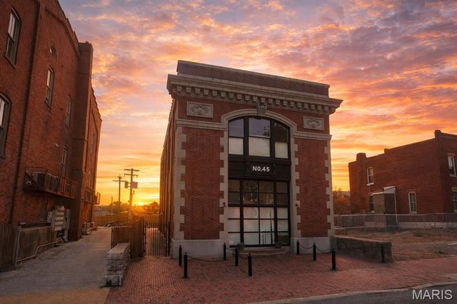 900 Allen Avenue, St Louis, MO 63104