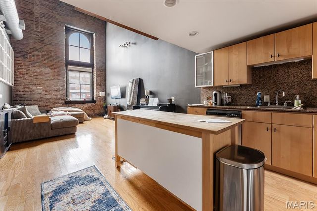 900 Allen Avenue, St Louis, MO 63104