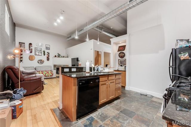 900 Allen Avenue, St Louis, MO 63104