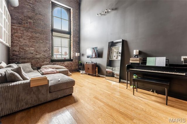 900 Allen Avenue, St Louis, MO 63104