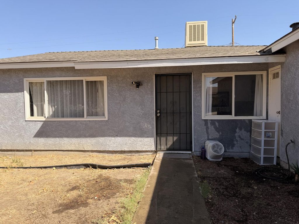 Image 2 of property listing at 30708 Road 70, Goshen, CA 93227
