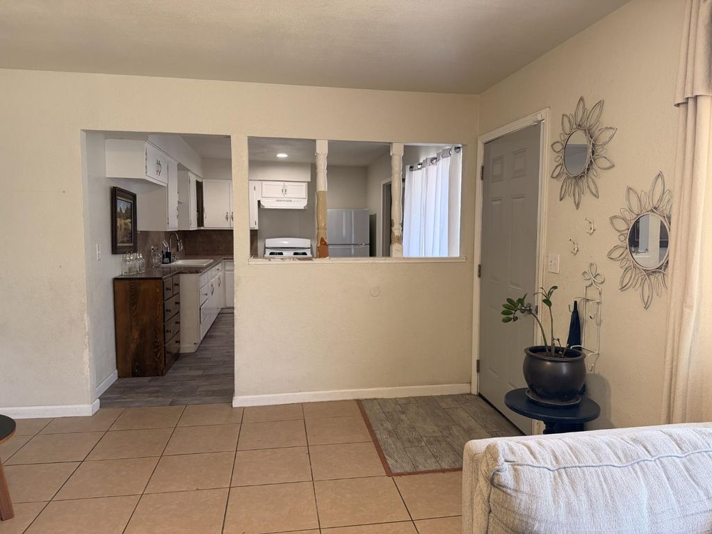 Image 3 of property listing at 30708 Road 70, Goshen, CA 93227