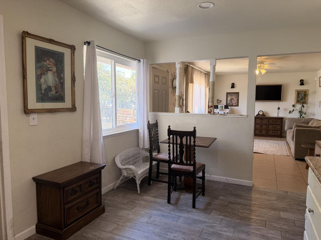 Image 9 of property listing at 30708 Road 70, Goshen, CA 93227
