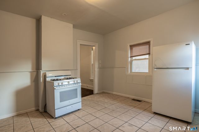 1995 Main Street 1st floor Left, Bridgeport, CT 06604