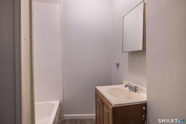 1995 Main Street 1st floor Left, Bridgeport, CT 06604