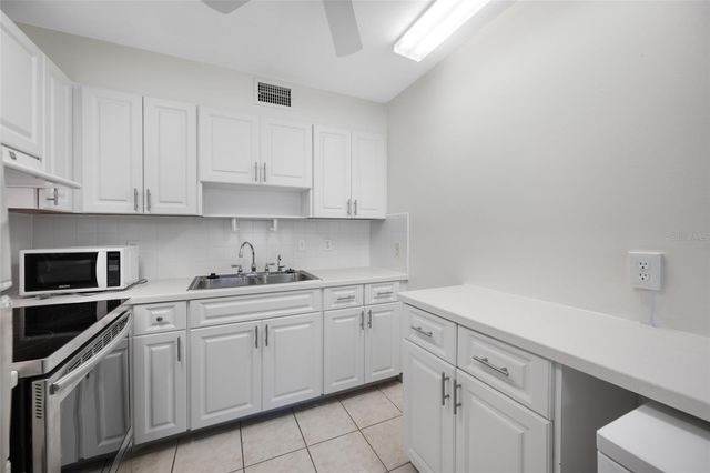 8533 110TH STREET 106, Seminole, FL 33772