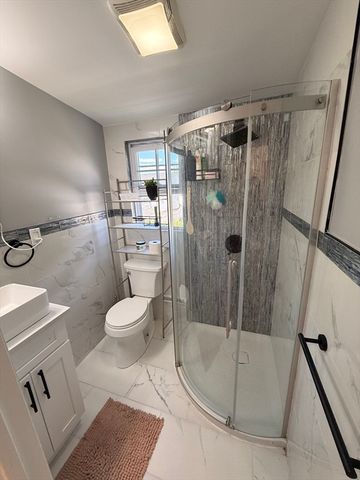 643 Boston St, Lynn, MA 01905
