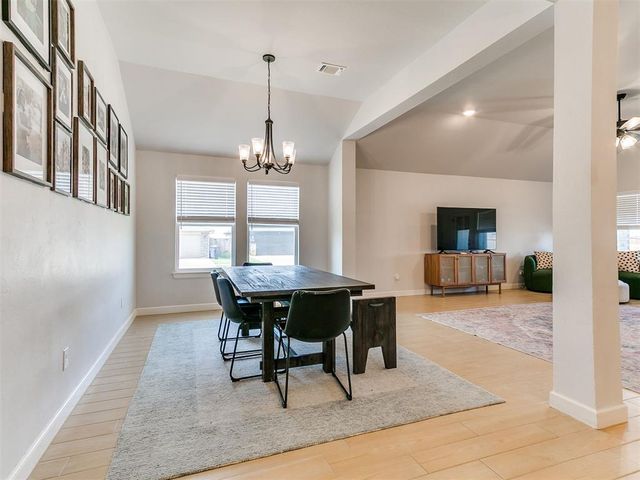 13316 Mesquite Trail, Yukon, OK 73099
