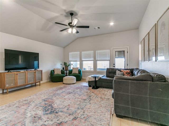 13316 Mesquite Trail, Yukon, OK 73099