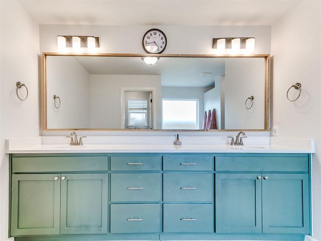 13316 Mesquite Trail, Yukon, OK 73099