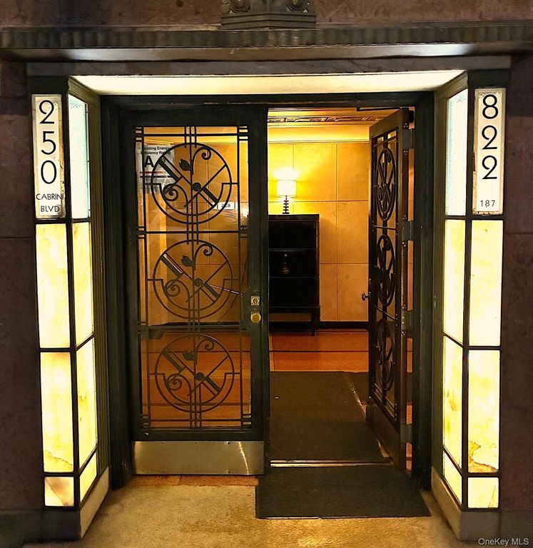250 Cabrini Boulevard 4A, New York (manhattan), NY 10033 — exterior