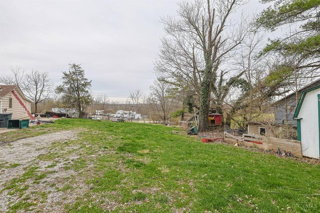 9017 West Road, Cleves, OH 45002